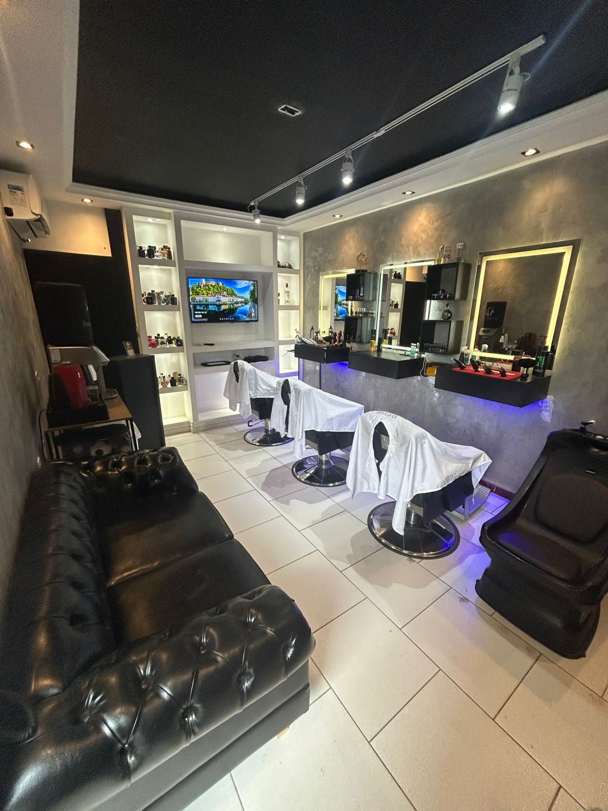 Ambiente da barbearia Douglas Rosa
